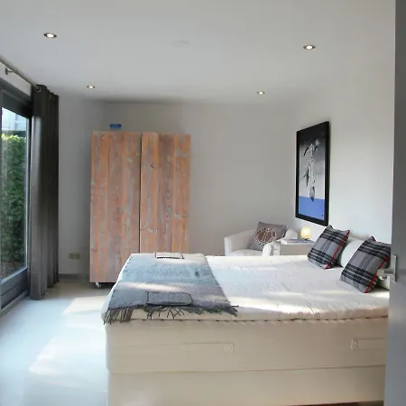 Quiet Villa In Bergen With Pond